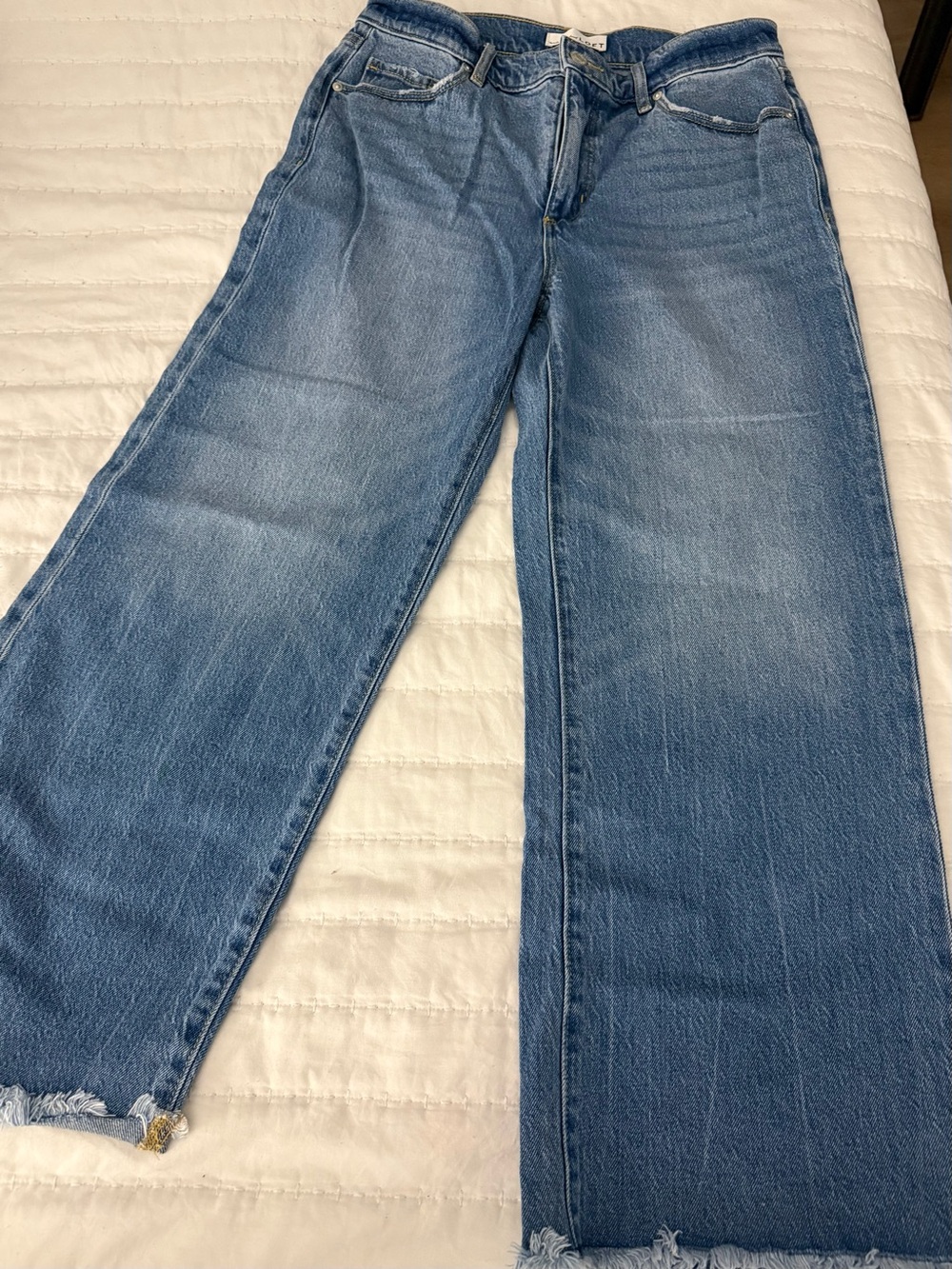 New LOFT Frayed High Rise Wide Leg Crop Jeans in Light Wash - Picture 4 of 8